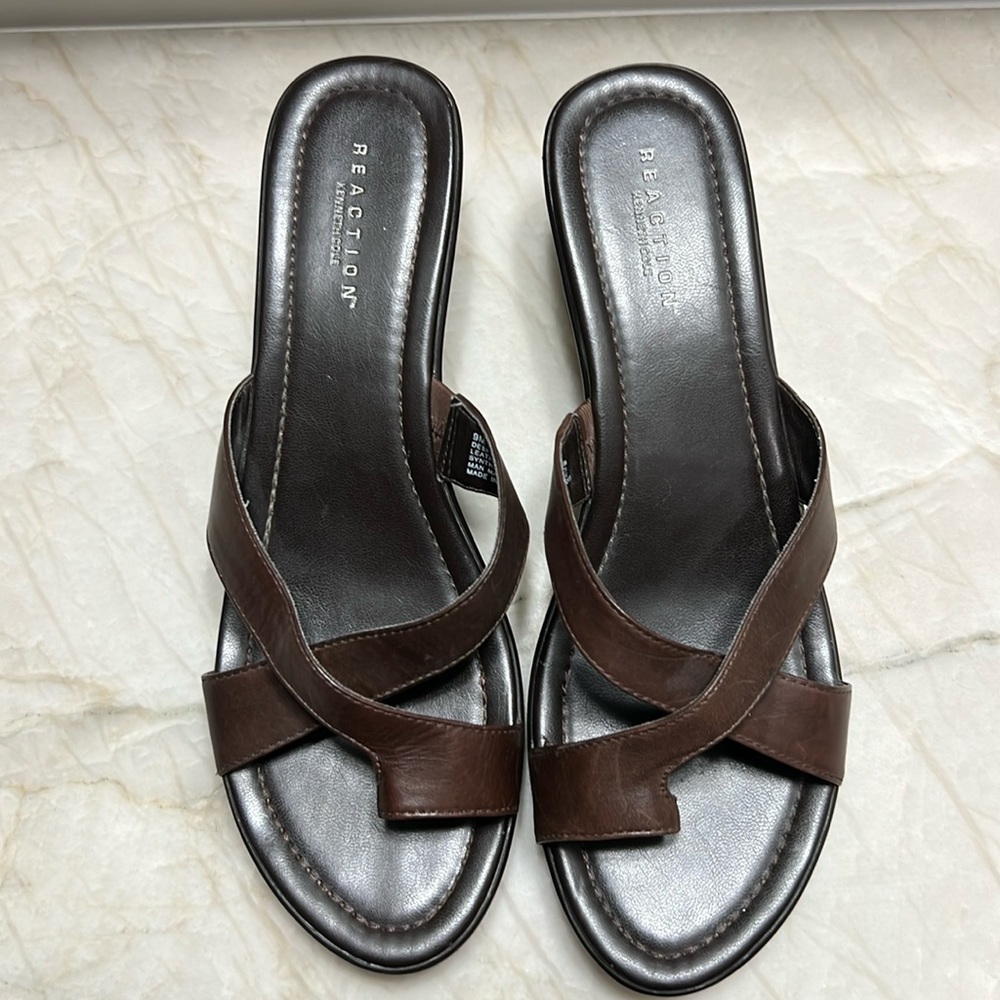 Kenneth Cole Reaction cross strap sandals